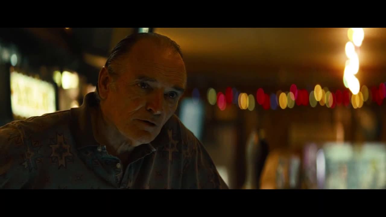 Pryč od pece (Christian Bale Woody Harrelson Casey Affleck Zoe Saldana 2013 Krimi Drama Thriller Bdrip ) Cz dabing mp4